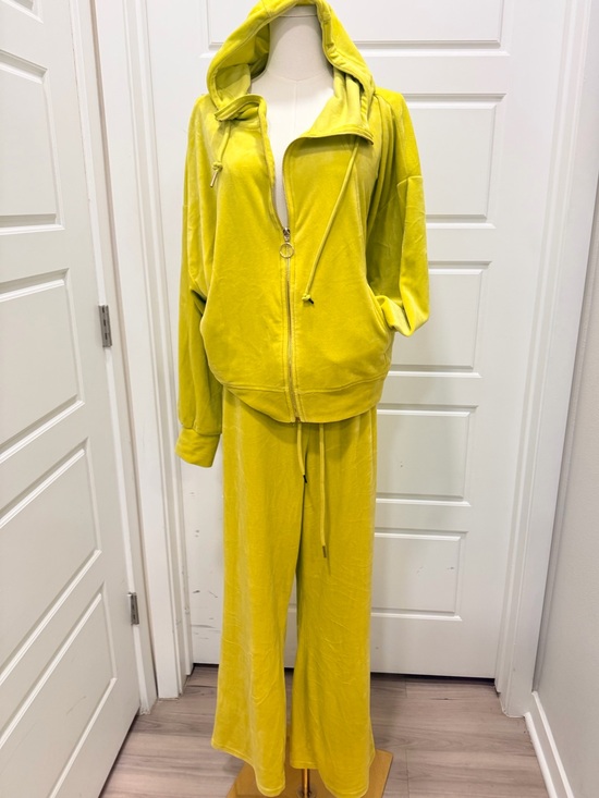 Truth By Republic Pants - Truth by Republic Chartreuse Green Velour Hoodie & Wide-Leg Pants Set